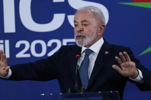 Lula diz que Brics seguirá discutindo alternativas ao dólar