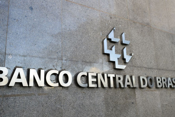 Crescimento econômico, café e energia reforçaram inflação, diz BC