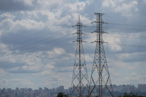 Nova MP tenta evitar alta na conta de luz após derrubada de vetos