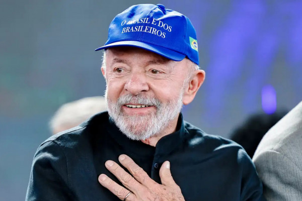Lula critica jornada 6x1 e defende escala de trabalho “mais flexível”
