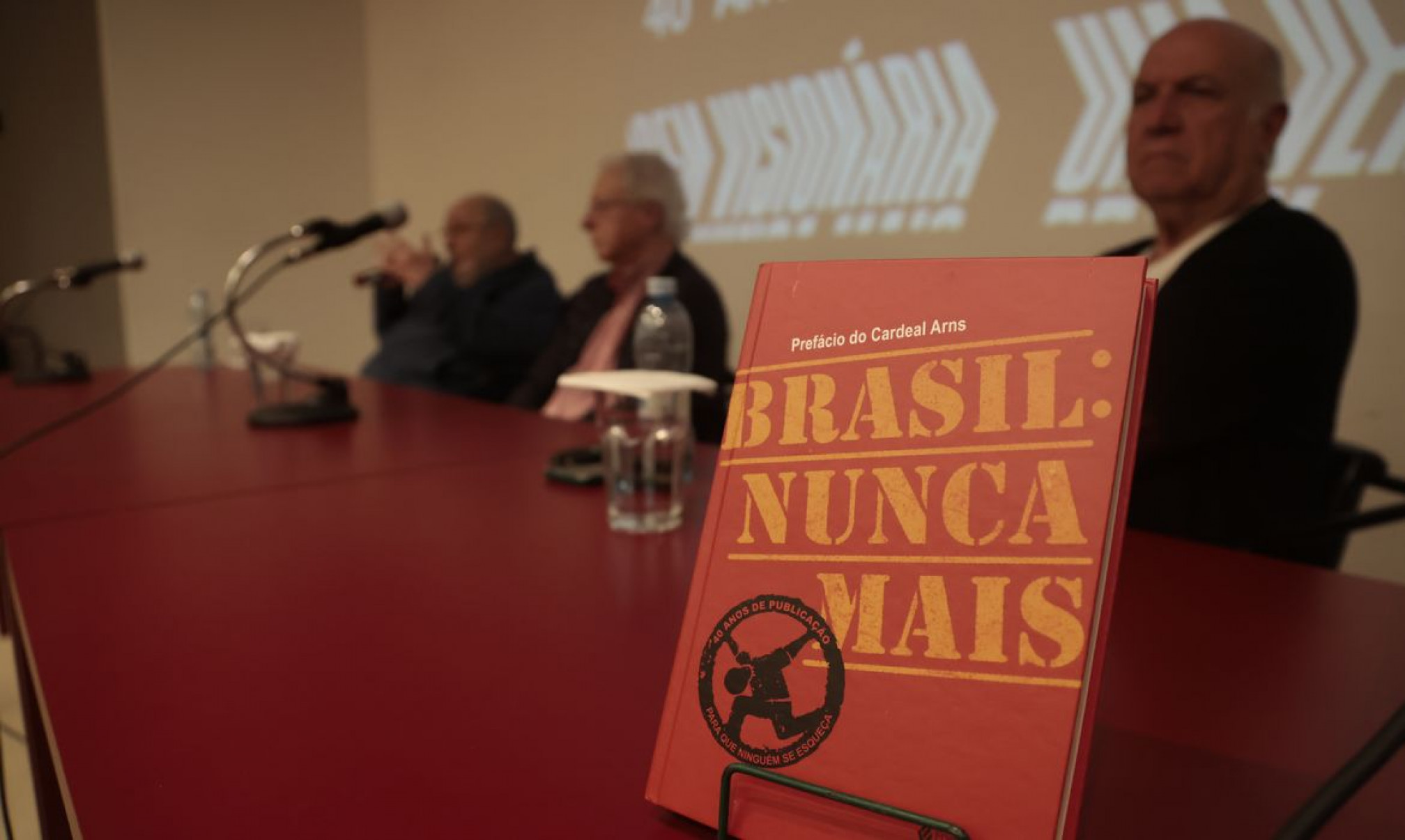Livro Brasil: Nunca Mais completa 40 anos com edição especial