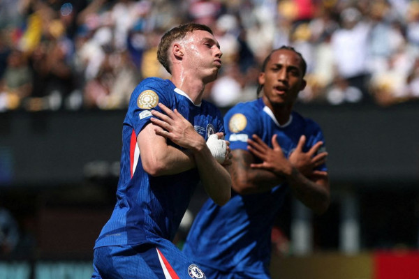 Sob a batuta de Palmer, Chelsea derrota PSG para conquistar o mundo