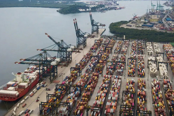 Exportações brasileiras para os EUA caíram pela metade desde 2001