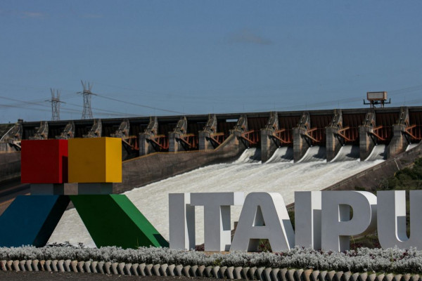 Caminhos da Reportagem apresenta projetos ambientais de Itaipu