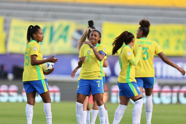 Liderada por Kerolin, seleção goleia Bolívia na Copa América