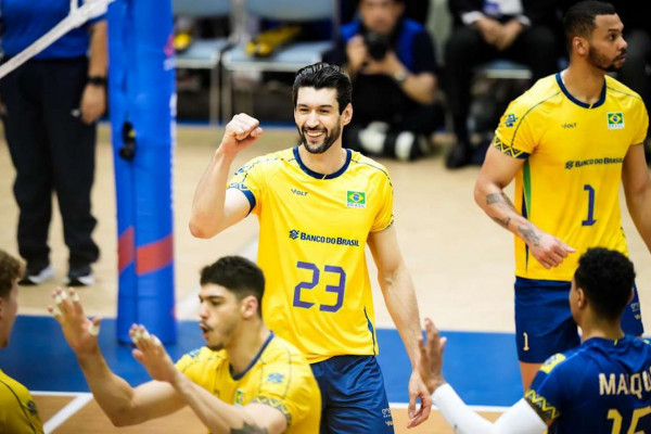 Brasil derrota Argentina e segue líder na Liga das Nações Masculina