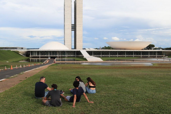 Senado cria comissão para estreitar laços com Congresso dos EUA
