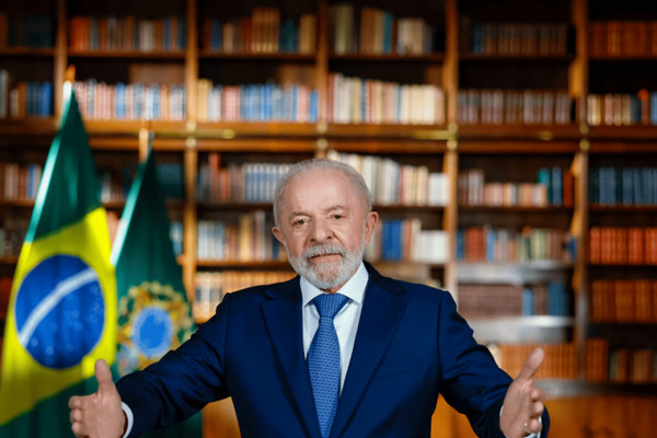 Em pronunciamento, Lula diz que tarifaço é "chantagem inaceitável"