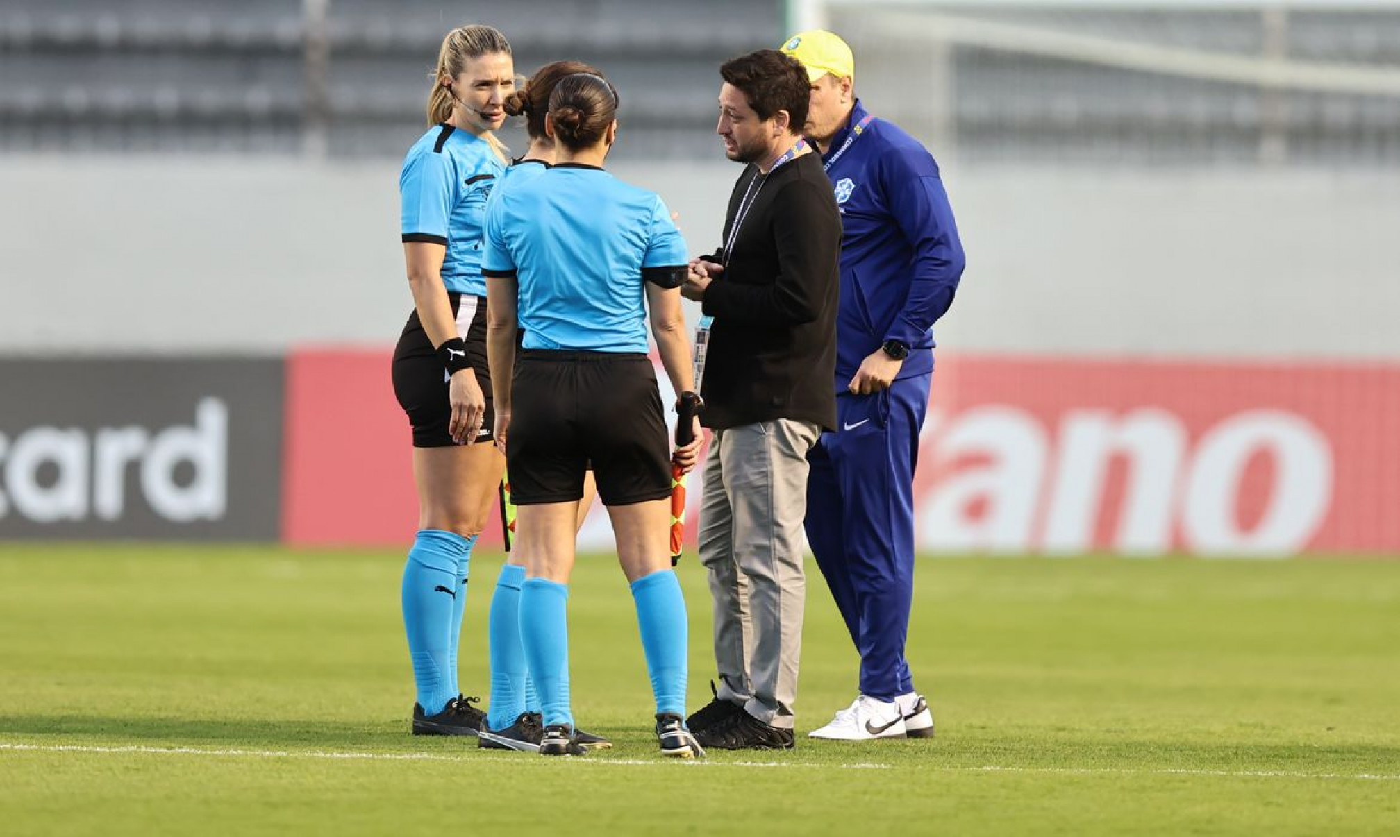 Arthur Elias cobra Conmebol por estrutura da Copa América Feminina