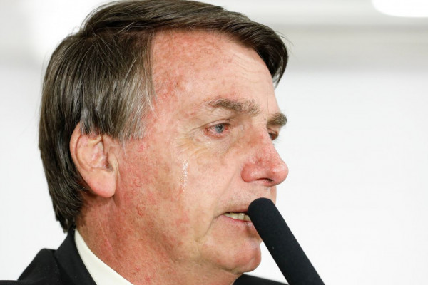 PF cumpre mandados na casa de Jair Bolsonaro, que usará tornozeleira
