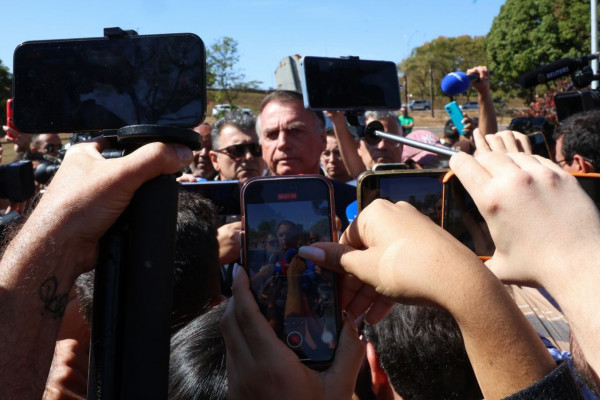 Suprema humilhação, diz Bolsonaro sobre tornozeleira eletrônica 