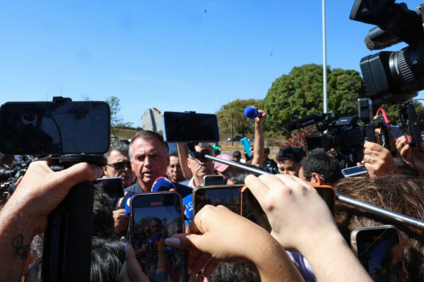 Políticos repercutem operação policial contra Bolsonaro