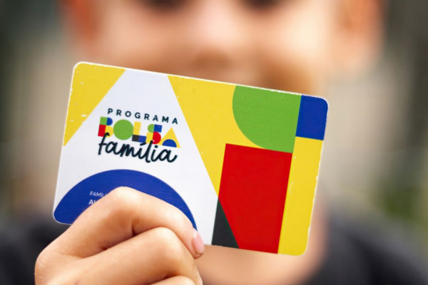 Caixa começa a pagar Bolsa Família de julho
