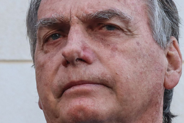 Entenda os motivos para decretação de cautelares contra Bolsonaro