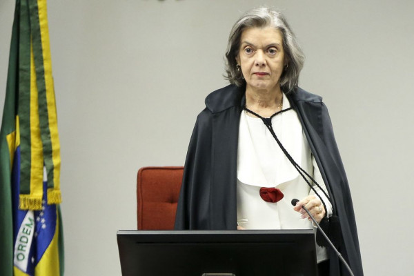 STF tem placar de 4 votos a 0 para manter cautelares contra Bolsonaro