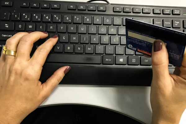 Associação pede inclusão de sites dos EUA em lista de pirataria