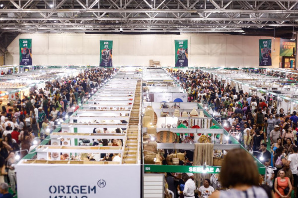 Feira nacional de artesanato exalta indígenas em Olinda