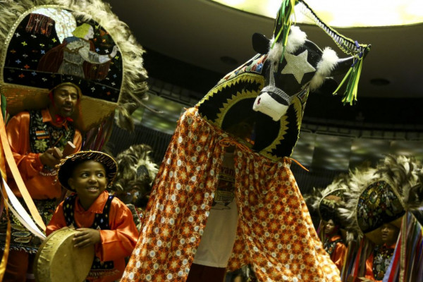Mais de 400 grupos festejam Bumba-meu-boi no Maranhão