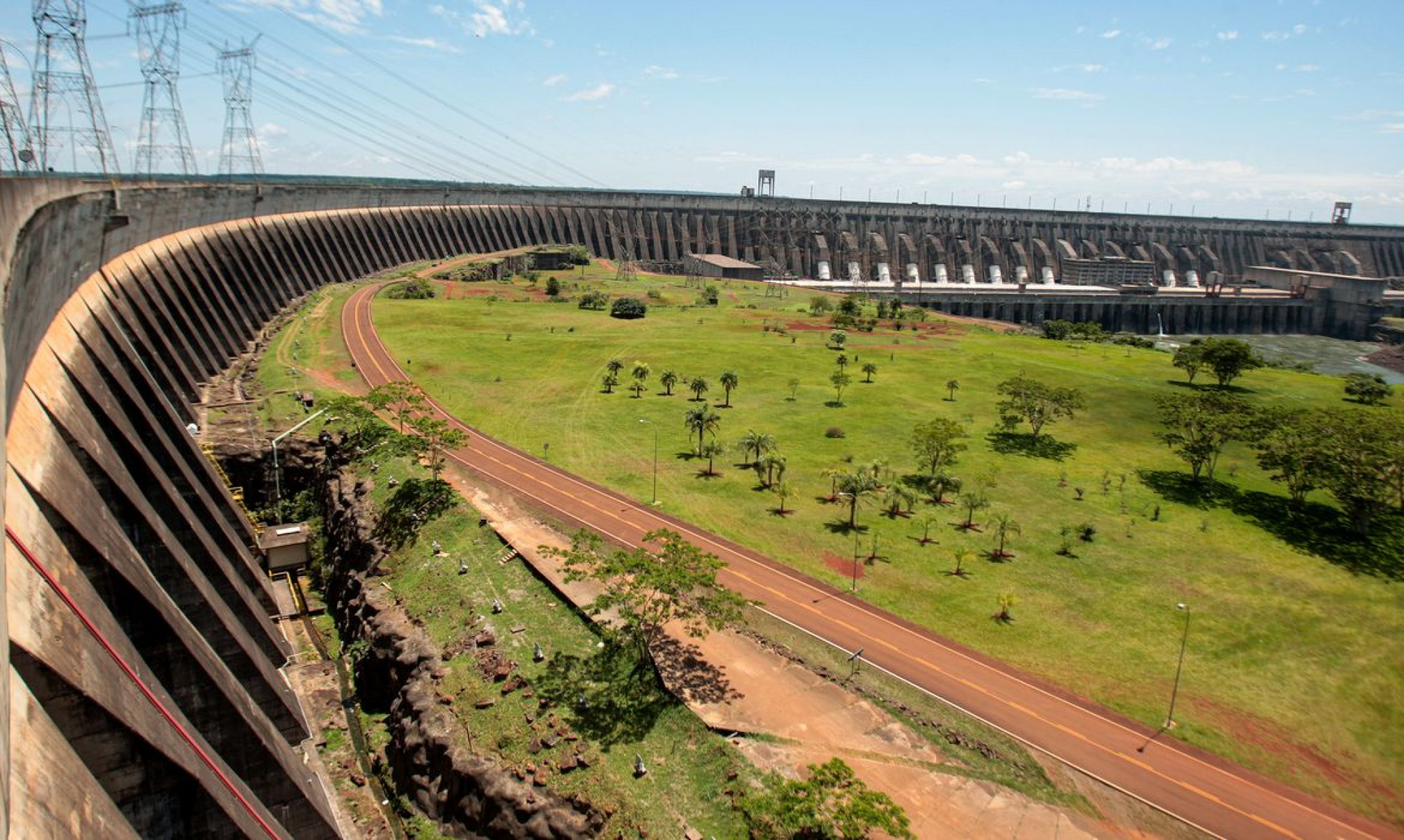 Consumo de IA no Paraguai faz Itaipu estudar construção de 2 turbinas