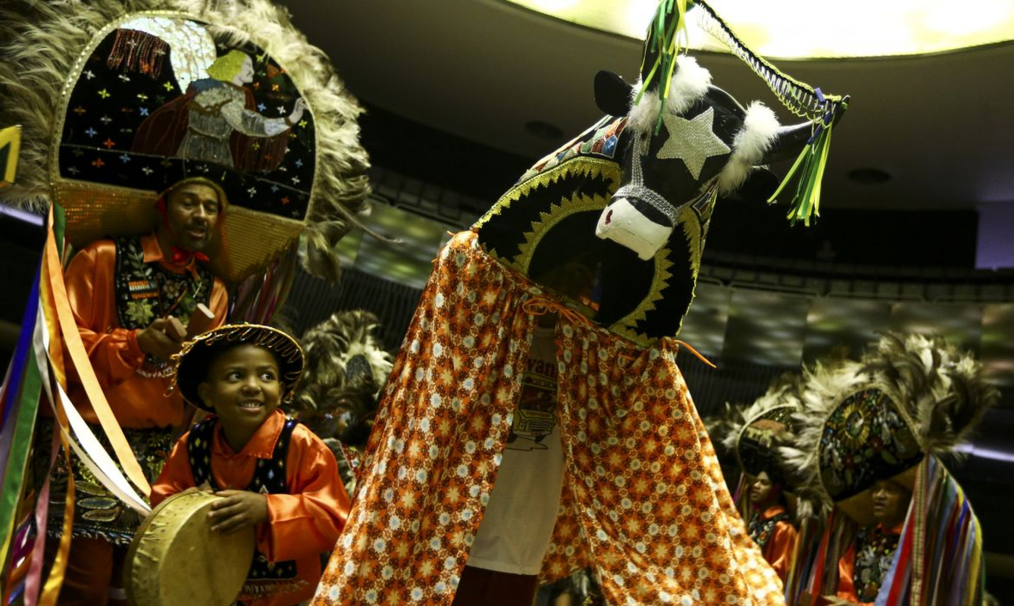 Mais de 400 grupos festejam Bumba-meu-boi no Maranhão