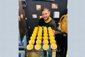 Hagara do Pão de Queijo em sua loja: suplente virou ator político em Ribeirão