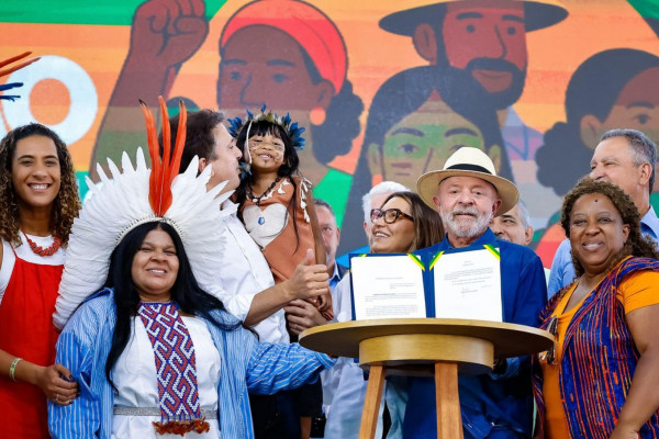 Lula anuncia investimentos em educação para comunidades tradicionais