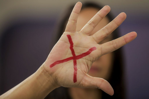 Mortes intencionais caem 5,4% no país em 2024; feminicídios sobem 19%