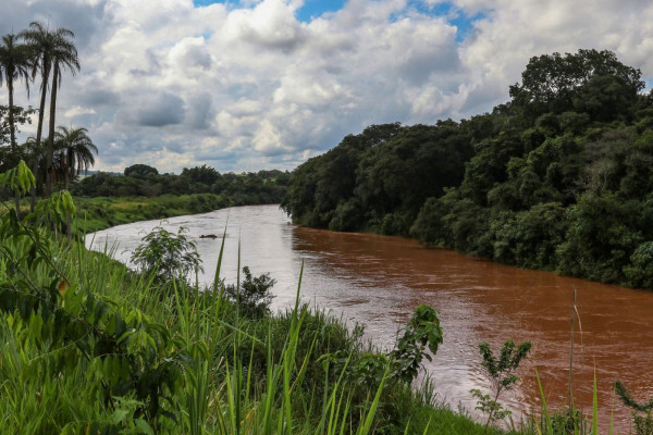 Aumenta risco em barragem de rejeitos, e Brumadinho evacuará área