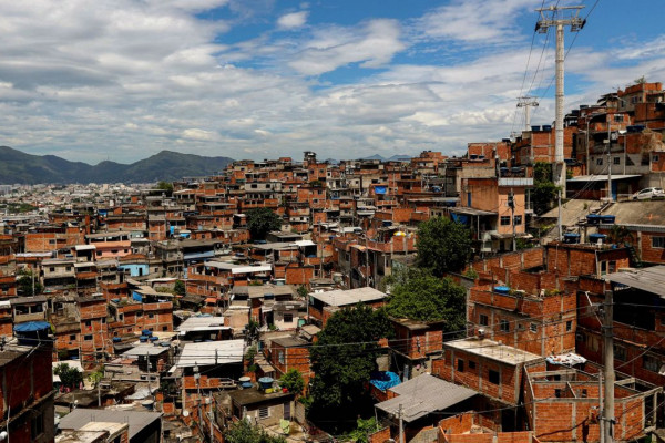 Praça musical no Complexo do Alemão visa promover a cultura periférica