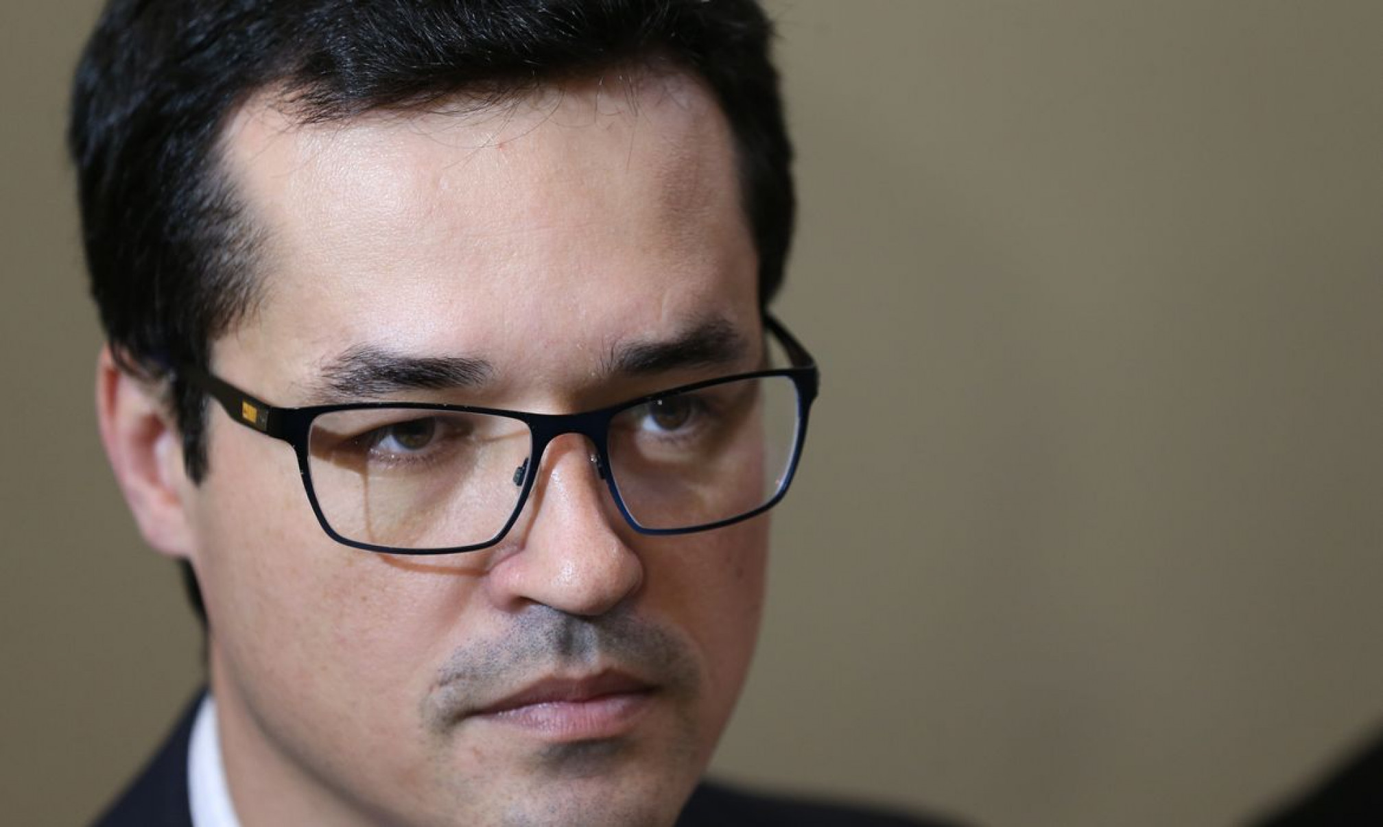 Justiça manda Deltan pagar R$ 135 mil a Lula por caso do PowerPoint