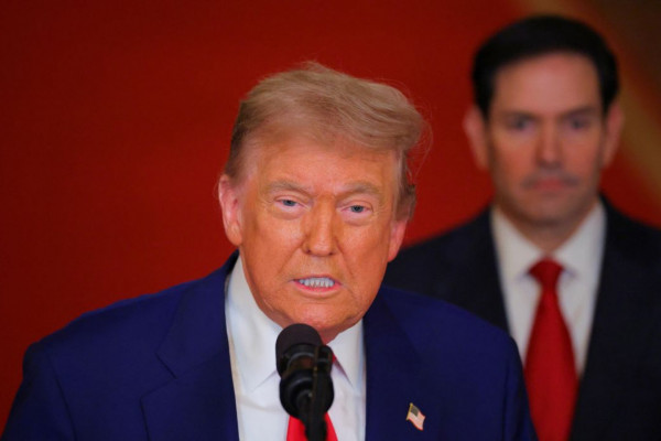 Trump assina tarifa de 50% e considera Brasil ameaça aos EUA