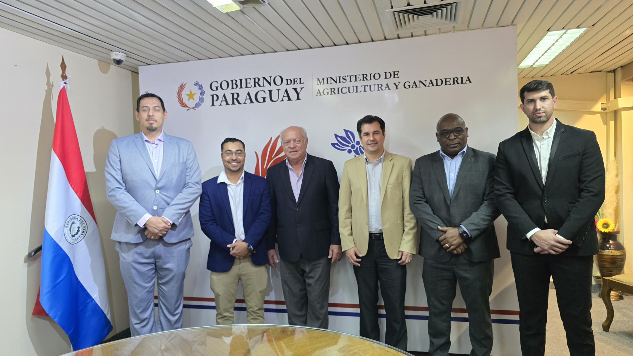 Magno Oliveira, Fábio Guedes, Marcelo González, Daniel Ortiz, Alexandre Mendonça, e Carl 