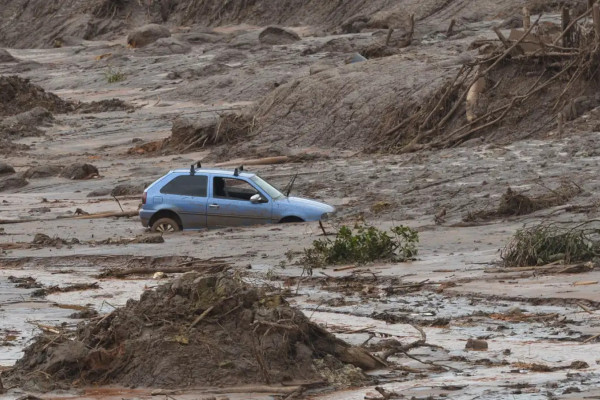 Samarco reabre programa indenizatório para vítimas de Mariana
