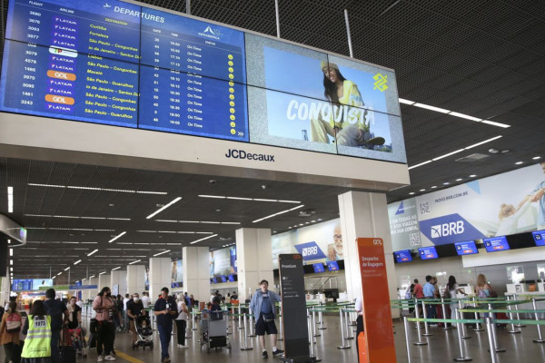 Portos e aeroportos terão de expor materiais informativos sobre mpox