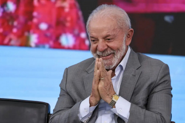 Lula descarta desafiar EUA, mas diz que Brasil não é republiqueta