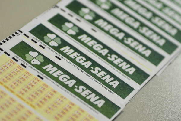 Mega-Sena acumula para R$ 100 milhões
