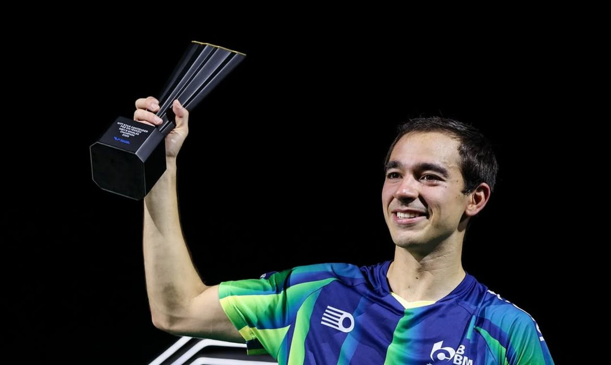 Hugo Calderano comemora título em Foz do Iguaçu, o 4º da temporada