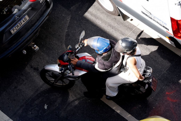 Transporte público melhor pode reduzir mortes em motos, diz Senatran