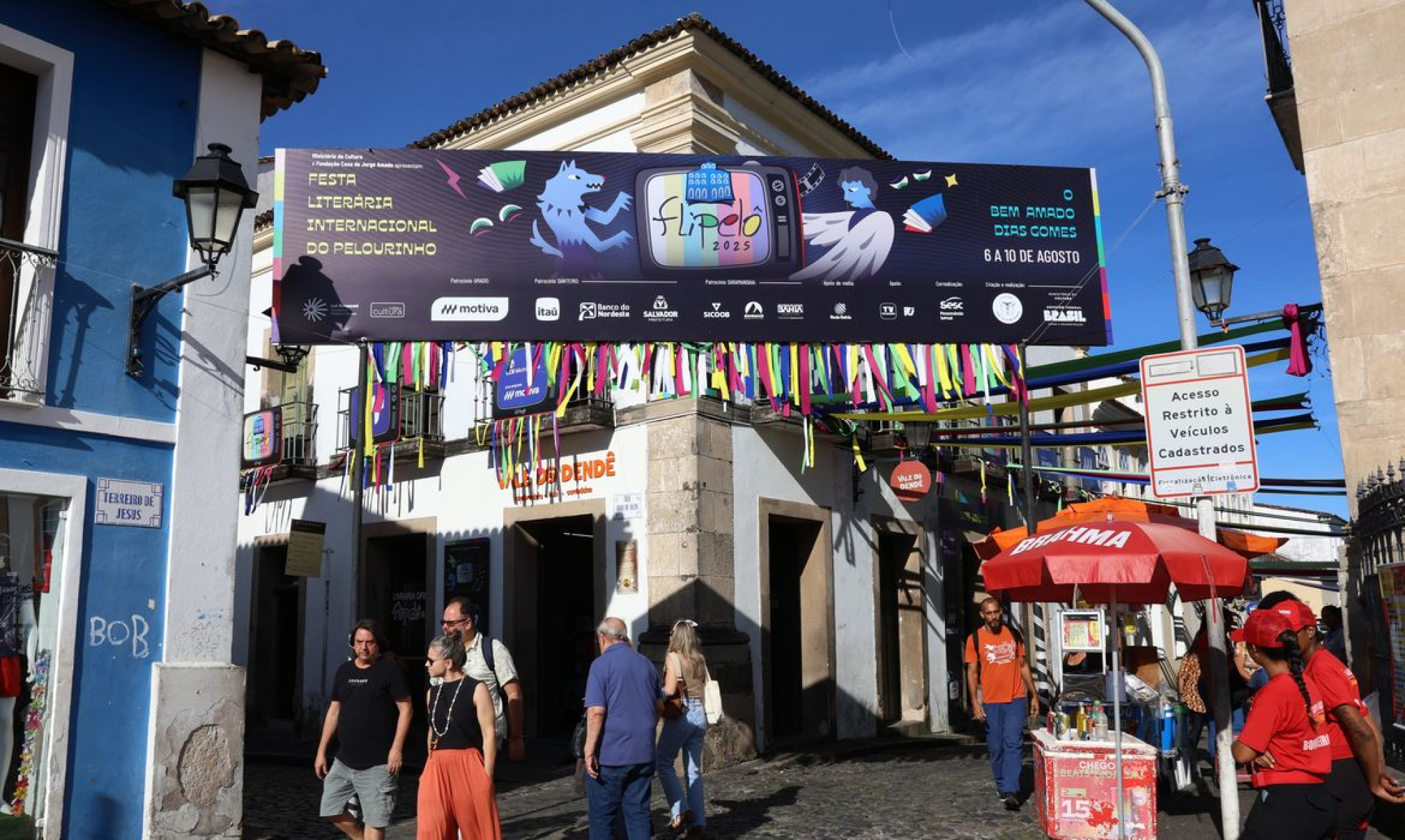 Flipelô propõe coleta seletiva e descarte de livros em Salvador