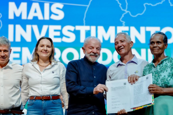 Bolsonaro está tendo o direito de se defender, diz Lula