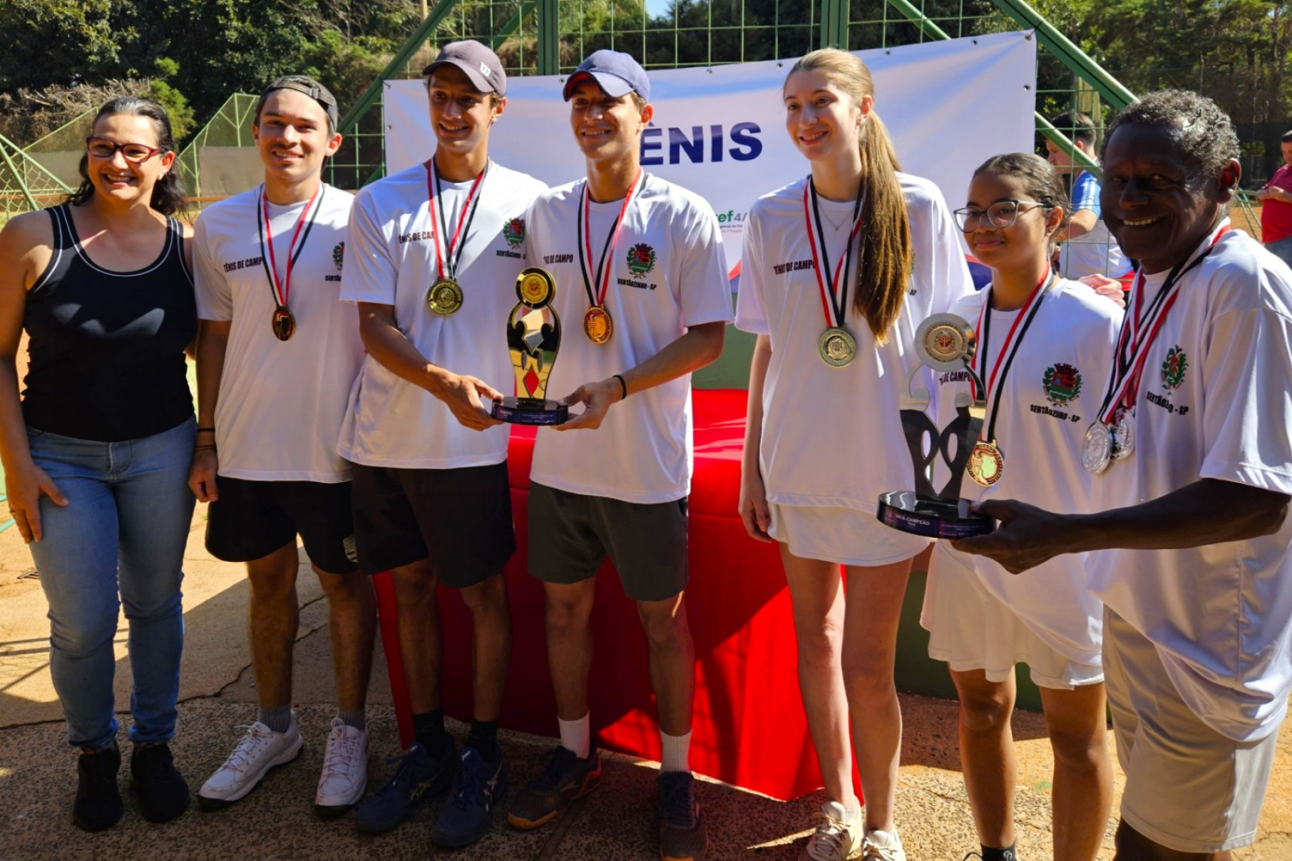 Lucas Perteline de Oliveira, Nicolas Alvim e Guilherme Flávio Maia, Ana Heloísa dos Reis e Bianca de Souza