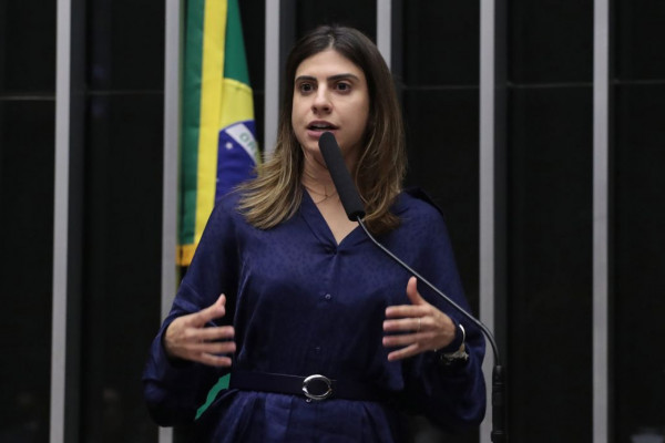 Deputada acusada de agredir Nikolas não entra em lista de denunciados