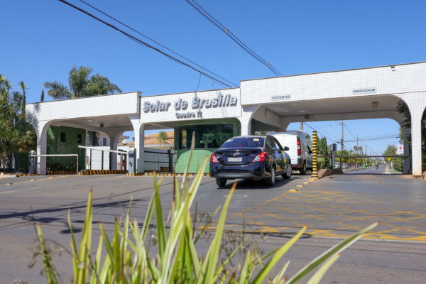 Moraes autoriza Bolsonaro a deixar prisão domiciliar para fazer exames