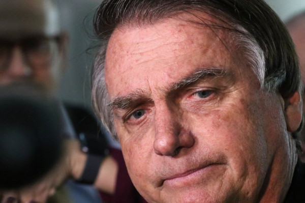 Bolsonaro pede a Moraes autorização para realizar exames médicos