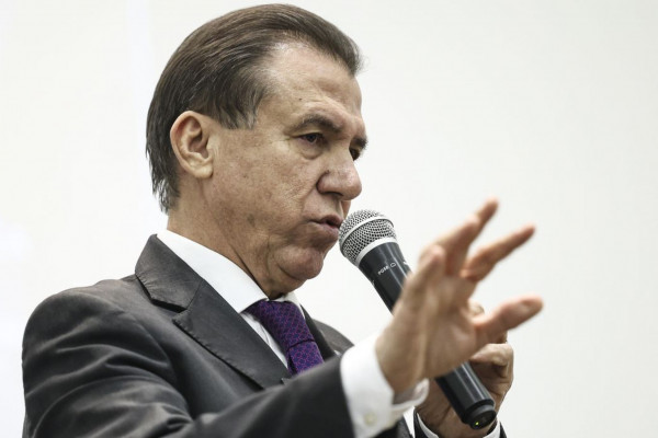 Ministro do Trabalho diz que país não deve se desesperar por tarifaço