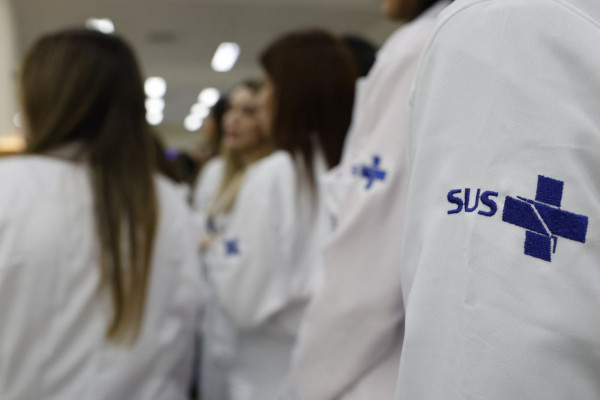 Mais Médicos promoveu melhoria da saúde da população, diz secretário