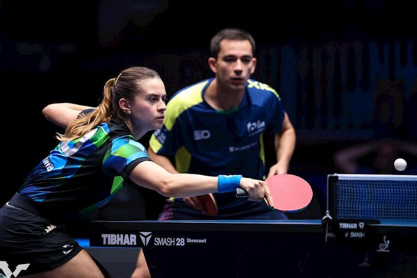 Calderano e Bruna Takahashi vão às quartas de duplas mistas na Suécia