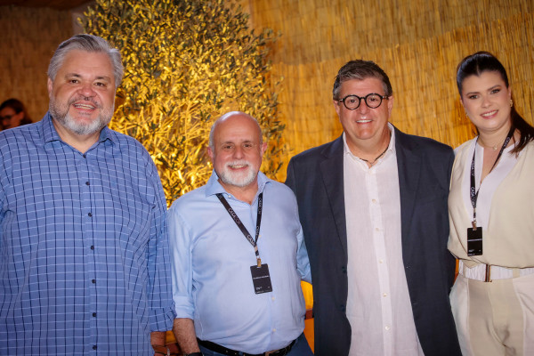Alessandro Maraca, Maurício Siqueira, Renato Zucoloto e Gabriela Zucoloto