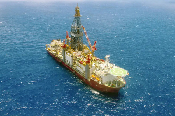 Sonda da Petrobras chega à Margem Equatorial para simulação do Ibama