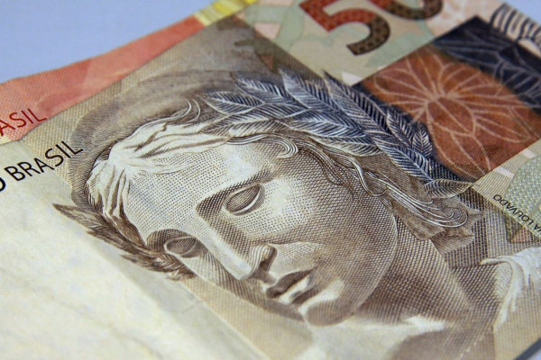 Renda do 0,1% mais rico cresce cinco vezes mais que a média geral